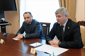 Вице-губернатор Шабалатов провалил поручение Алексея Гордеева по ликвидации антисвинских бунтов в Воронежской области