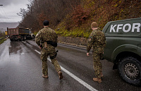 Балканы трясет от Белграда до Подгорицы. Сербы Косова против сил KFOR под командованием НАТО и албанского спецназа
