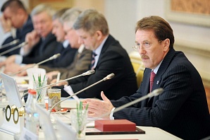 Куратор двух с четвертью министерств. В кабинете Медведева бывший воронежский губернатор заменил Дворковича и Хлопонина