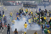 Обреченный карнавал. Экс-президента Бразилии Жаира Болсонару пытаются выкинуть из политического поля по американскому сценарию