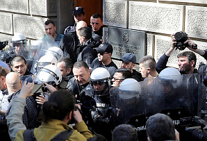 Столкновения в Белграде: кто дирижирует протестами с требованиями отставки Александра Вучича