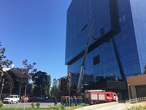 Накануне чемпионата мира по футболу в воронежском отеле Marriott выламывают окна