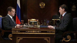 Во время встречи с Дмитрием Медведевым воронежский губернатор обидел Россельхозбанк