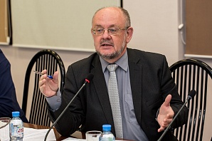 Кандидат в воронежские губернаторы Аркадий Минаков: «Абсолютное большинство категорически против пенсионной реформы»