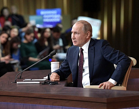 Слово «подряд» взорвало информационную бомбу. Владимир Путин согласился с возможностью изменить Конституцию РФ