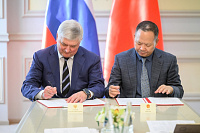 Александр Гусев вписал китайцев в стратегию АПК. Корпорация из КНР переработает под Воронежем отходы животноводства