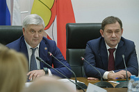 «Ситуация в регионе - умеренно оптимистичная». Александр Гусев выслушал четыре фракции перед отчётом в Воронежской облдуме