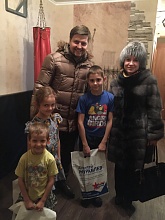 Лидер «Родины поздравил детей из многодетных семей Воронежа с Новым годом