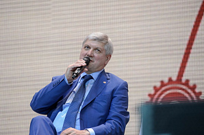 Воронежский губернатор Гусев погасил штраф за элитный конфликт