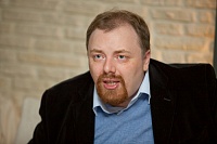 Вниз по скользкому склону